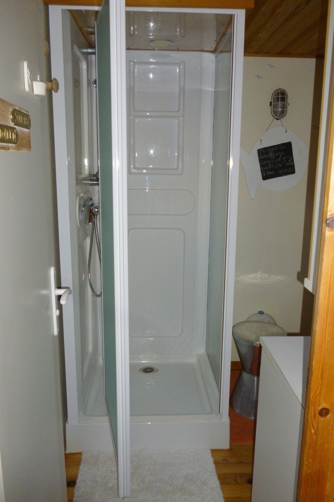 Salle d'eau attenante